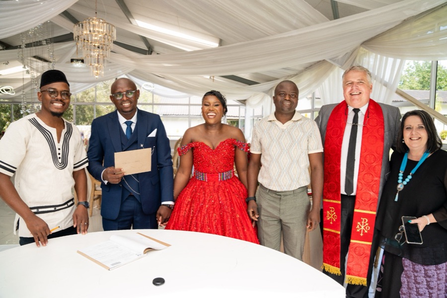 Wedding ceremony by Dr. Gerrit Rademeyer in Eshowe