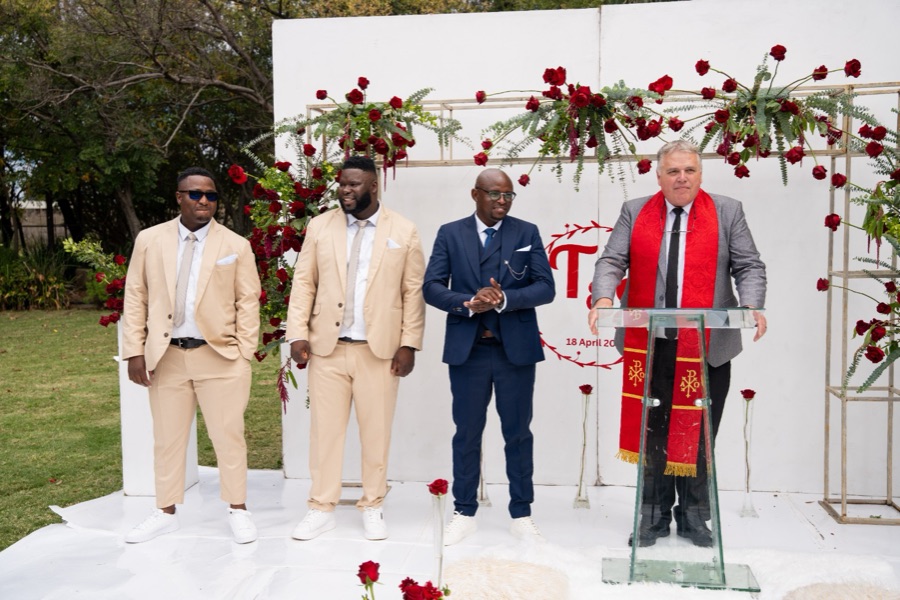 Wedding ceremony by Dr. Gerrit Rademeyer in Eshowe
